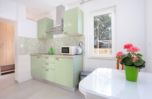 Duce Apartment | One bedroom apartment with terrace and sea view Duće, Omiš (A-2737-f)