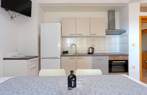 Stanici Apartment | One bedroom apartment with terrace and sea view Balića Rat, Omiš (A-20494-a)