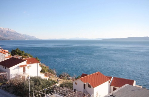 Pisak Apartment | One bedroom apartment with balcony and sea view Pisak, Omiš (A-5975-d)