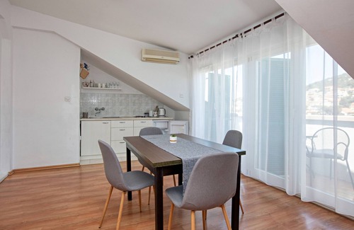 Tijesno Apartment | One bedroom apartment with balcony and sea view Tisno, Murter (A-815-a)