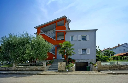 Murine Apartment | One bedroom apartment with terrace Umag (A-22649-b)