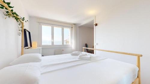 Pully Apartment | One-bedroom apartment with lake view