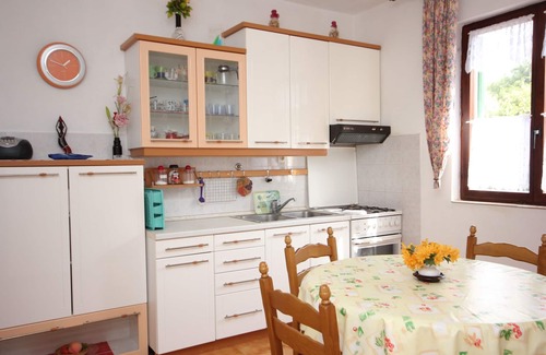 Municipality of Kali Apartment | One bedroom apartment with terrace Cove Mala Lamjana, Ugljan (A-827-c)
