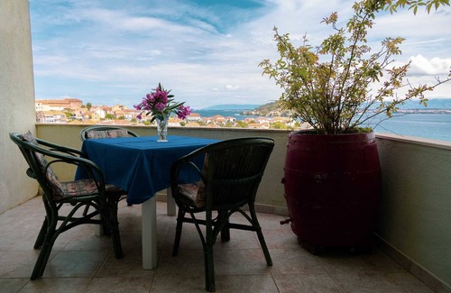 Kali Apartment | One bedroom apartment with balcony and sea view Kali, Ugljan (A-14116-c)