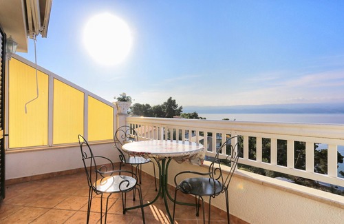 Tice Apartment | One bedroom apartment with terrace and sea view Balića Rat, Omiš (A-2753-b)