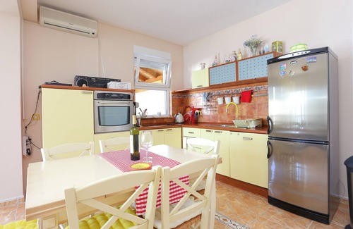 Lokva Rogoznica Apartment | One bedroom apartment with terrace and sea view Lokva Rogoznica, Omiš (A-13226-a)