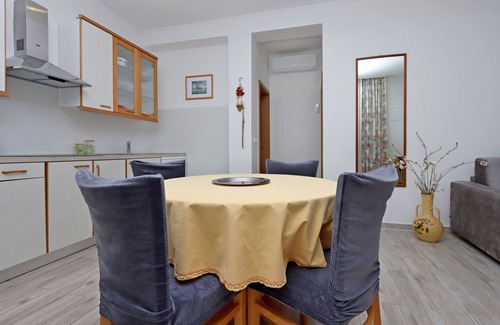 Suha Punta Apartment | One bedroom apartment with terrace Suha Punta, Rab (A-17239-a)