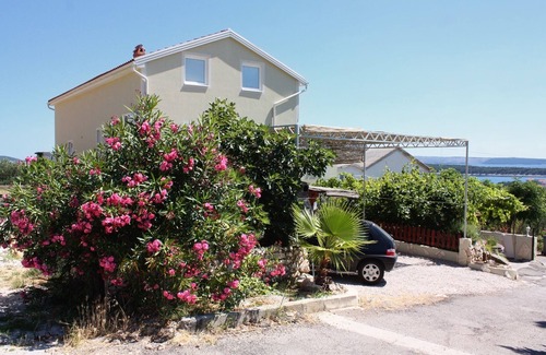 Banjol Apartment | One bedroom apartment with terrace Banjol, Rab (A-5071-b)