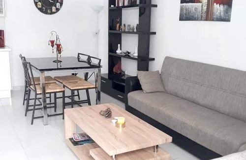 Arona Apartment | One bedroom appartement with shared pool garden and wifi at Costa del Silencio 1 km away from the beach