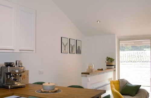 Meyrargues Apartment | One bedroom appartment with rooftop - 15 min from Aix-en-Provence