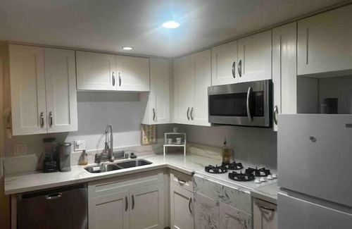 San Diego House | One bedroom apt/guest home near downtown and basen