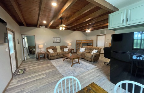 Cottondale House | One bedroom bardominium close to the Alabama stadium