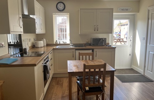 Barmston Cottage | One bedroom barn with free parking