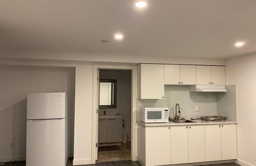 Regina House | One Bedroom Basement For Stay