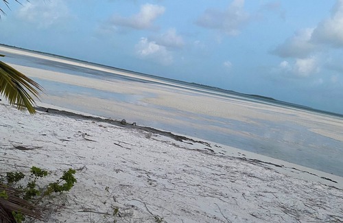 Rolleville Apartment | One bedroom Beach Retreat nRolleville, Exuma