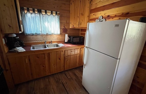 Almont Cabin | One Bedroom Cabin with Ample Parking and Space from Neighboring Cabins
