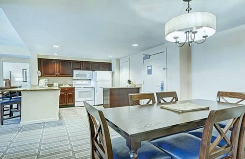 Old Town West Apartment | One Bedroom Condo at Club Wyndham Old Town Alexandria