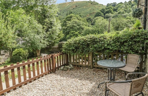 Llangollen House | One bedroom delightful 17th century stone country cottage