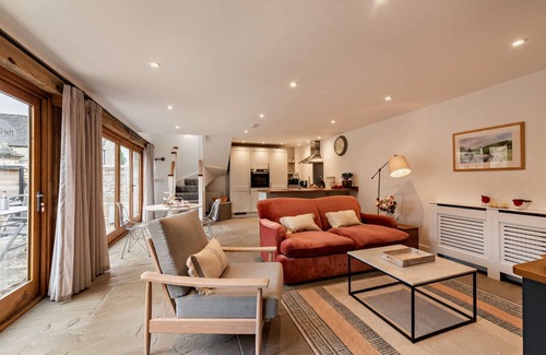 Little Rissington Cottage | One Bedroom Dog Friendly Cotswold Holiday Cottage - The Cottage at Robins Roost