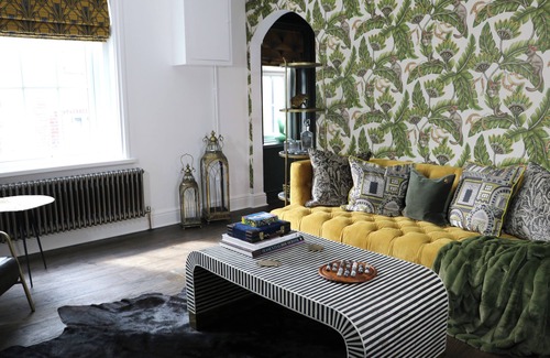 Midhurst Apartment | One Bedroom Garden Apartment - Midhurst Old Town