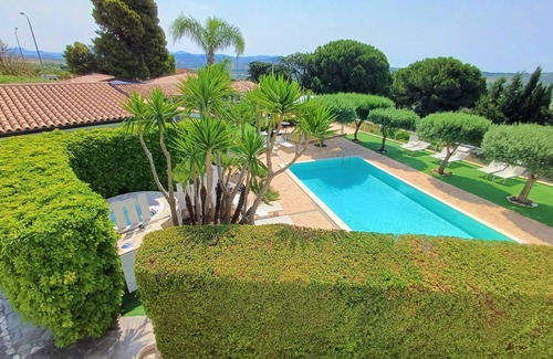 Borgo Bonsignore Apartment | One bedroom, ground floor | with pool and breathtaking view to the sea