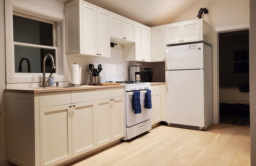 Hampton Bays House | One Bedroom Hamptons Waterfront Cottage