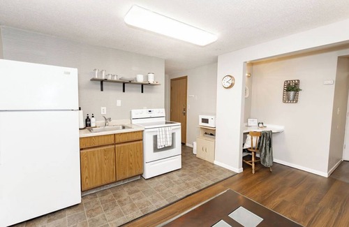Fargo Apartment | One Bedroom Hideaway near NDSU