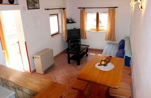 Povile House | One-Bedroom Holiday Home in Povile I