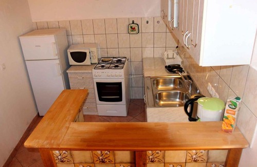 Povile House | One-Bedroom Holiday Home in Povile I