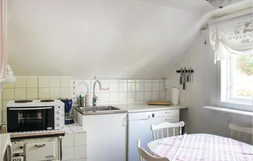 Sturko House | One-Bedroom Holiday Home In Sturko
