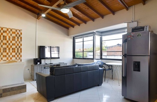 Zona Rosa Apartment | ONE Bedroom Hot TUB AC LLeras 2 bliocks