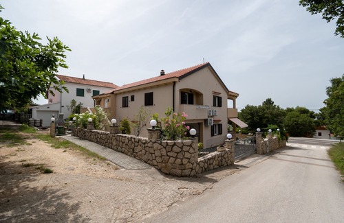 Sibuljina Apartment | One bedroom apartment with balcony and sea view Tribanj Šibuljina, Paklenica (A-17818-c)
