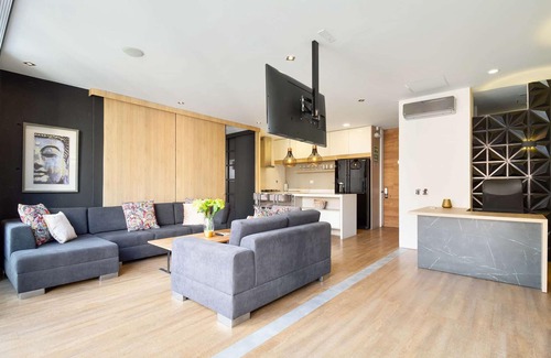 Corazon de Jesus Apartment | ONE BEDROOM HUGE BALCONY IN ENERGY ROOF POOL