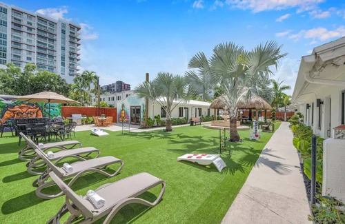 Flagler Village Apartment | One Bedroom King Suite in a Tropical Retreat Freedom House Fort Lauderdale FLn