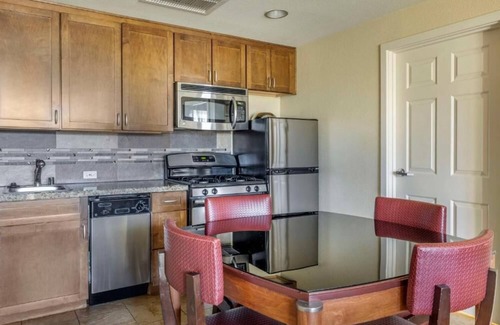 Tahoe Meadows Resort | ONE BEDROOM LAKE VIEW @Hilton Vacation Club Lake Tahoe Resort South