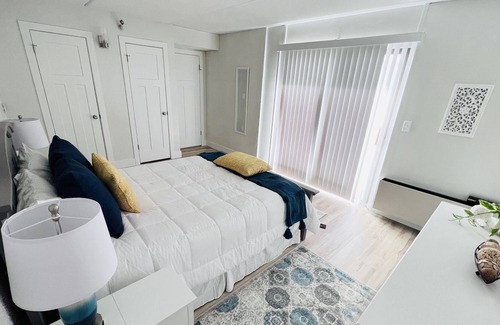 Clear Lake Condo | One Bedroom Lake Retreat, two pools, hot tub, and more!