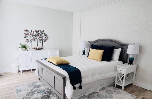 Clear Lake Condo | One Bedroom Lake Retreat, two pools, hot tub, and more!