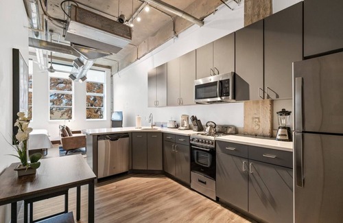 Cedars Apartment | One Bedroom Loft - Located in the Cedars district