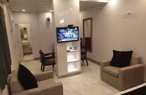 Vasant Kunj House | One bedroom luxurious apartment close to airport
