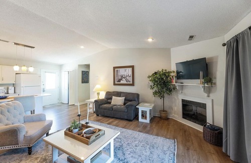 Grand Rivers Condo | One Bedroom Marina View Condo