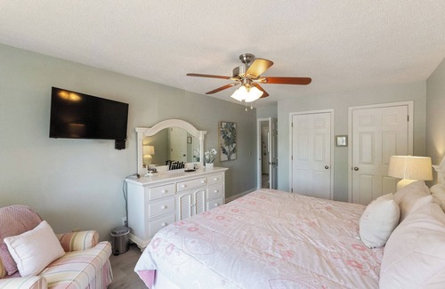 Grand Rivers Condo | One Bedroom Marina View Condo