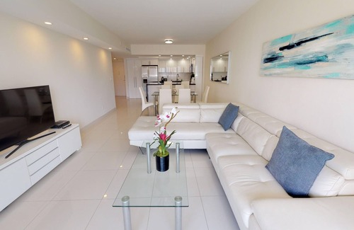 Sunny Isles Beach Condo | One Bedroom Ocean View OR-925