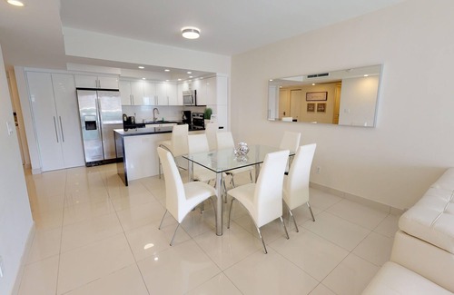 Sunny Isles Beach Condo | One Bedroom Ocean View OR-925