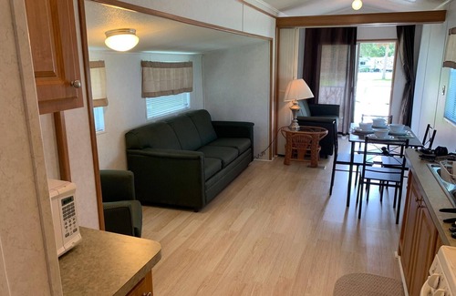 North Fort Myers Cottage | One Bedroom/One Bathroom Cozy Cottage