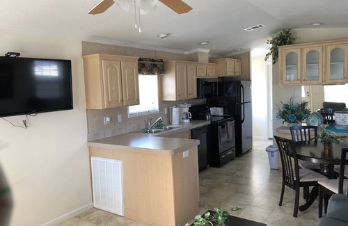North Fort Myers Cottage | One Bedroom/One Bathroom Spacious Cottage