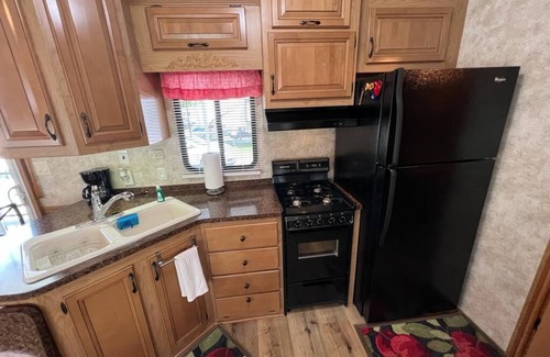 North Fort Myers Cottage | One Bedroom/One Bathroom Chic Chalet