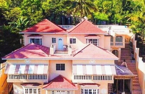 Mandeville House | One bedroom, One bath Apartment