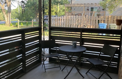 Hickory House | One Bedroom one Bath in a very nice and quiet neighborhood