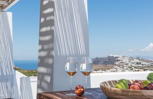 Pyrgos Villa | One Bedroom Panoramic - White Co