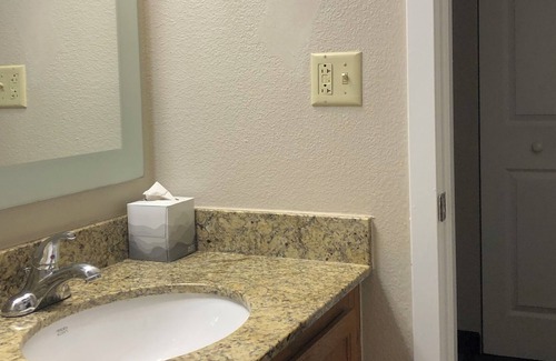 Edina Apartment | One bedroom pet friendly with kitchen